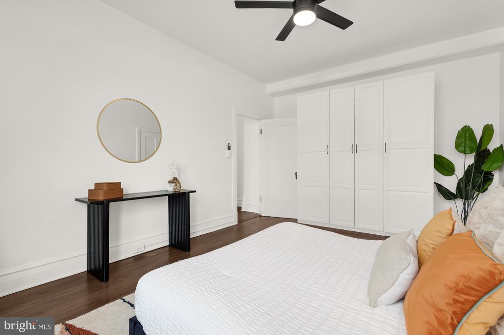 1725 17TH STREET NW Unit: 405