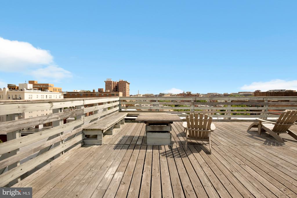 1725 17TH STREET NW Unit: 405