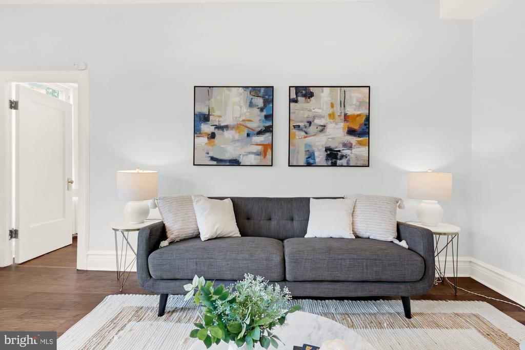 1725 17TH STREET NW Unit: 405