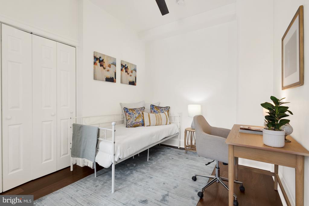 1725 17TH STREET NW Unit: 405