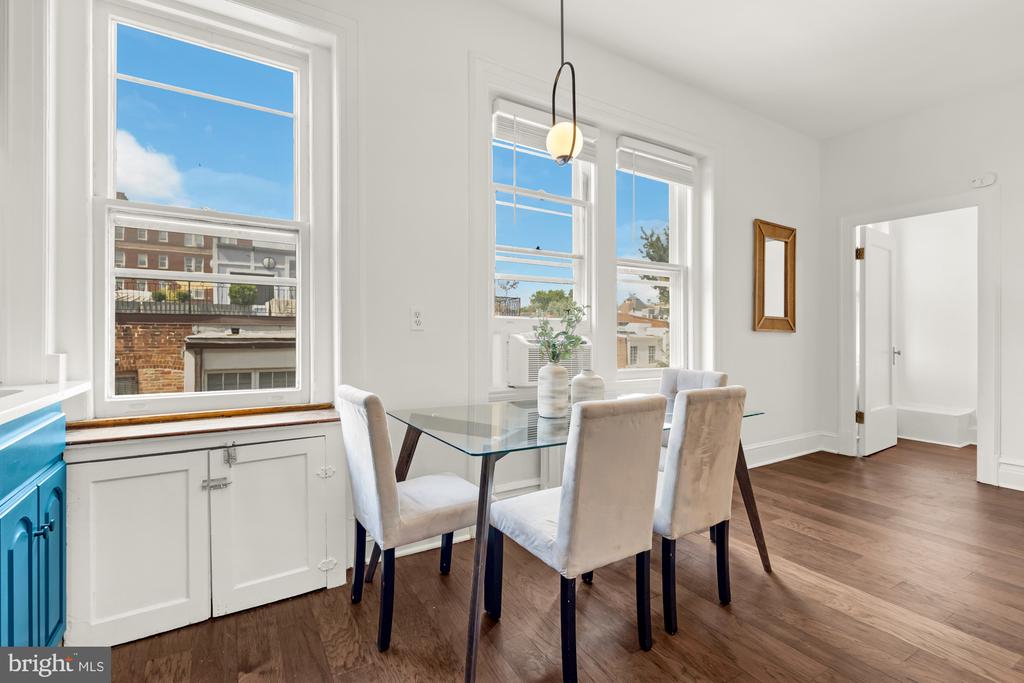 1725 17TH STREET NW Unit: 405