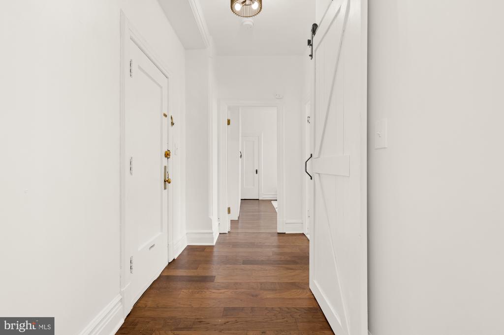 1725 17TH STREET NW Unit: 405