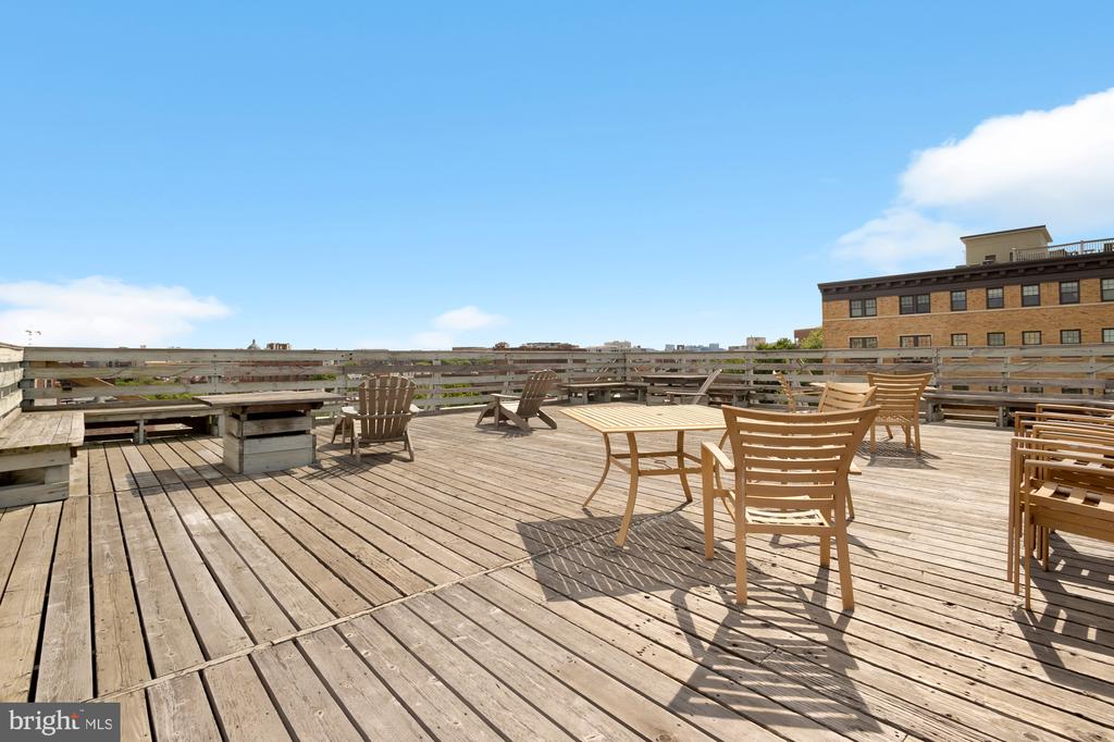 1725 17TH STREET NW Unit: 405