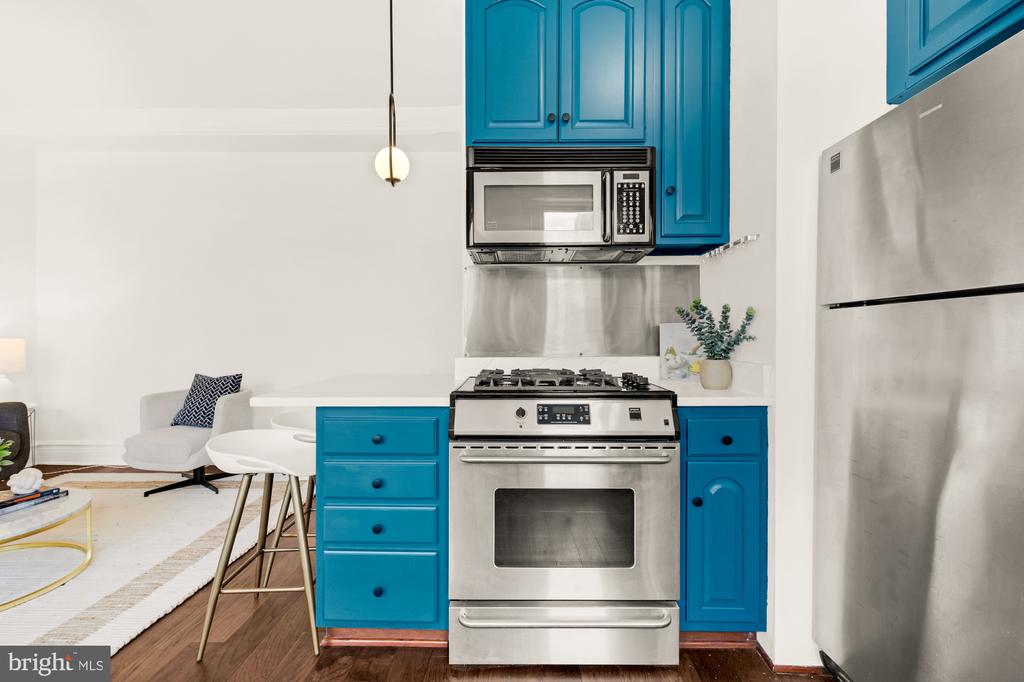 1725 17TH STREET NW Unit: 405