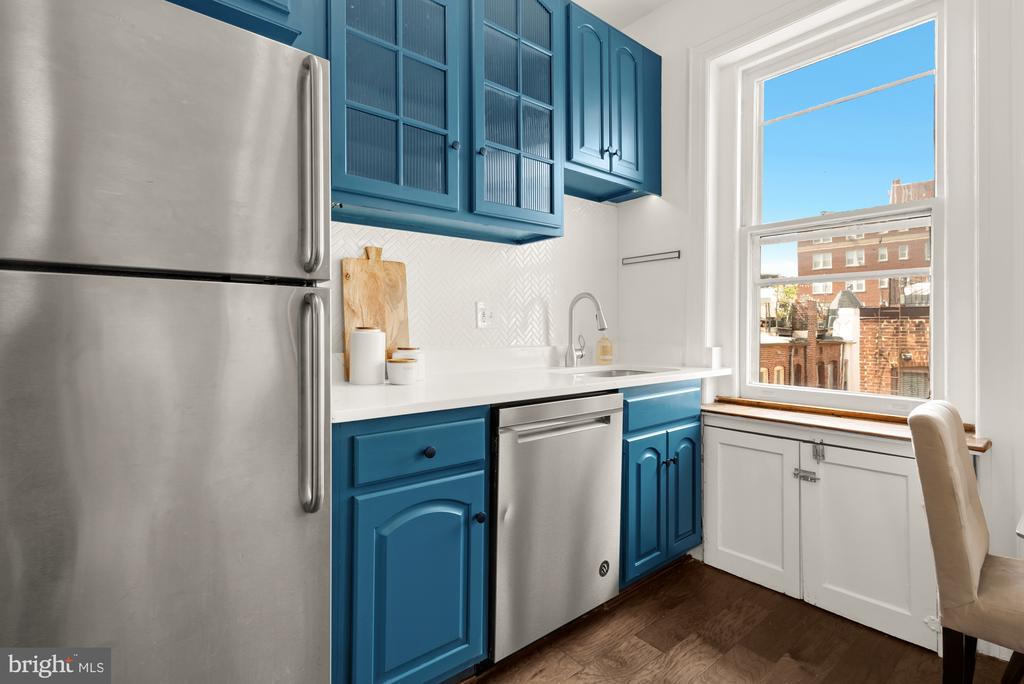 1725 17TH STREET NW Unit: 405