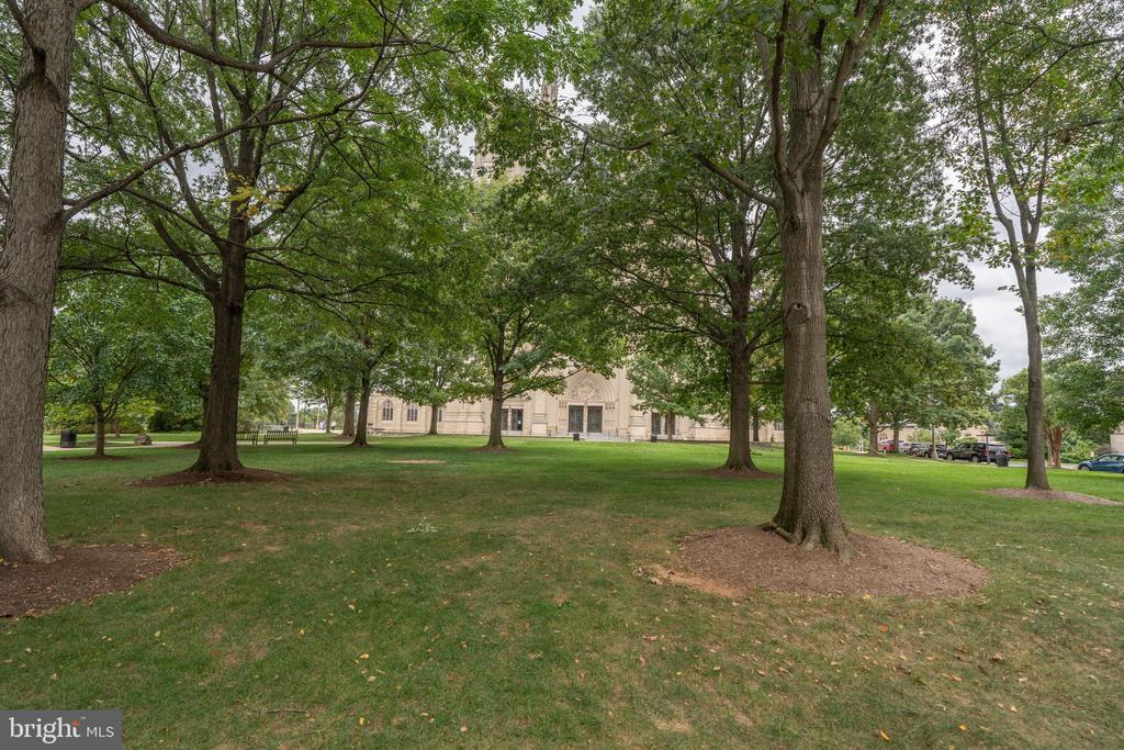 3028 WISCONSIN AVENUE NW Unit: 206