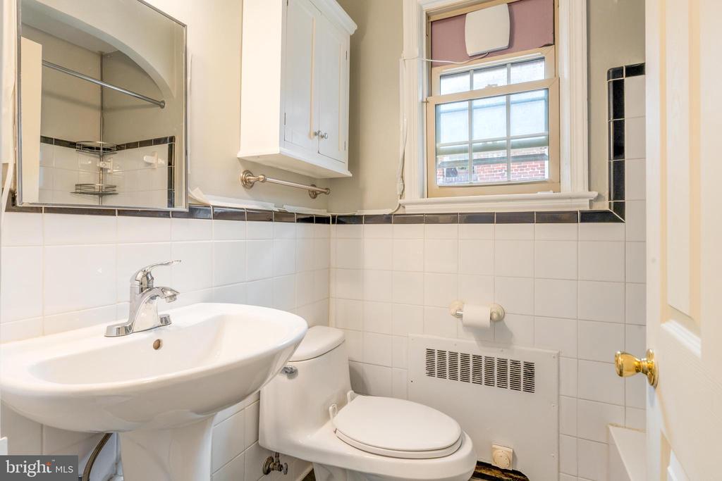 3028 WISCONSIN AVENUE NW Unit: 206