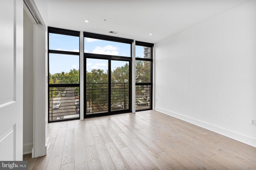 1402 H STREET NE Unit: 301