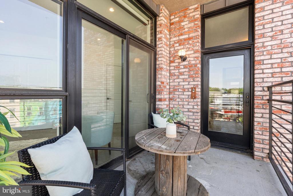 1402 H STREET NE Unit: 301