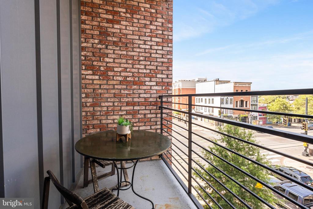 1402 H STREET NE Unit: 301