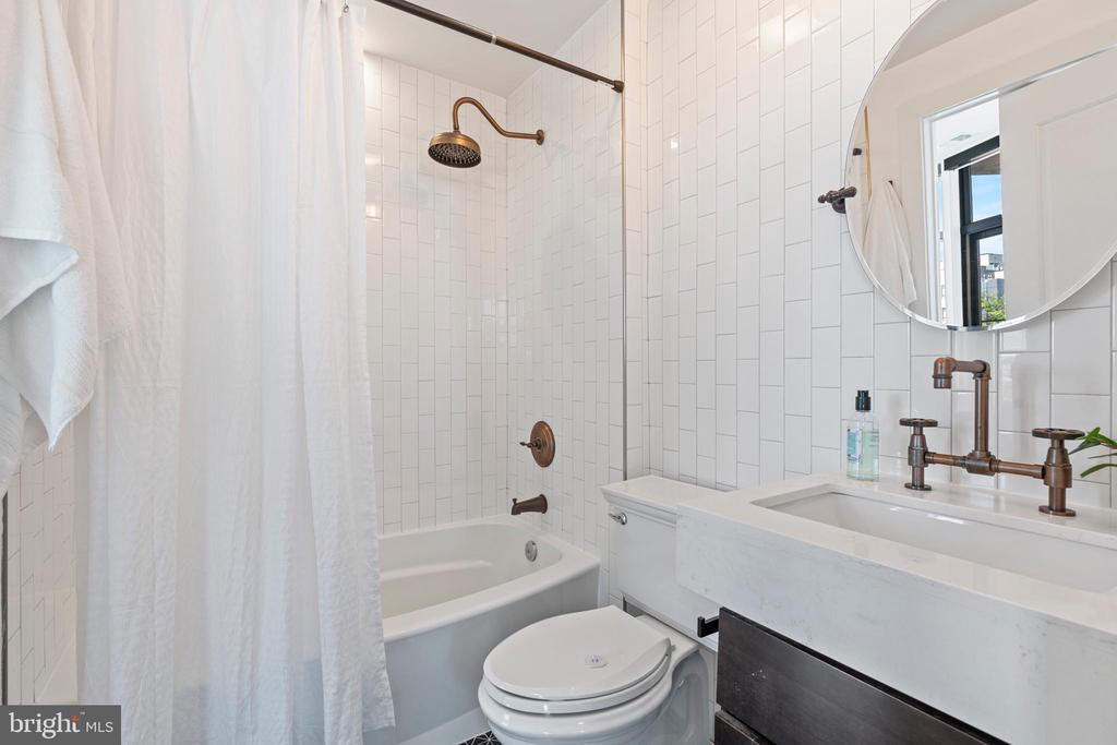1402 H STREET NE Unit: 301