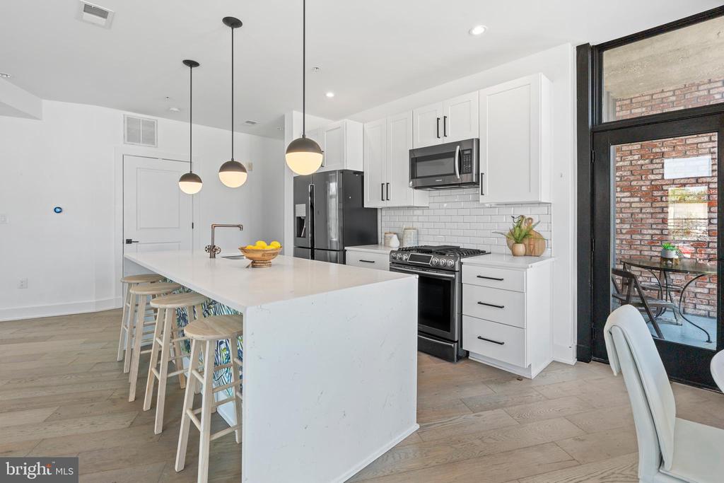 1402 H STREET NE Unit: 301