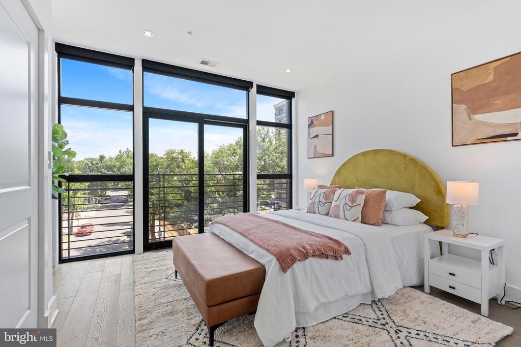 1402 H STREET NE Unit: 301