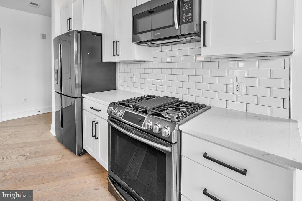 1402 H STREET NE Unit: 301