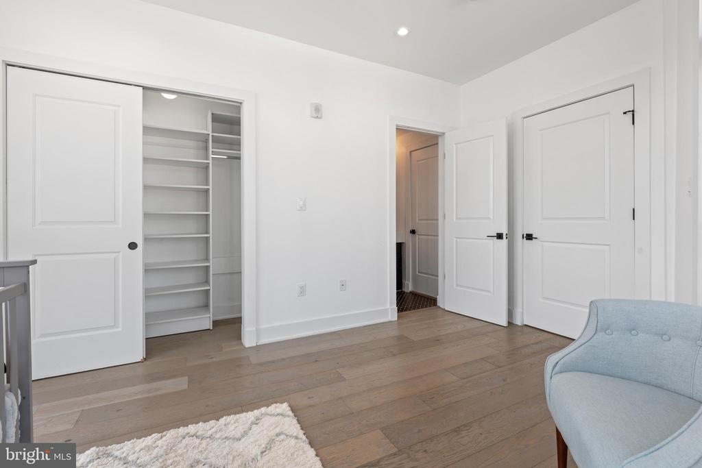 1402 H STREET NE Unit: 301