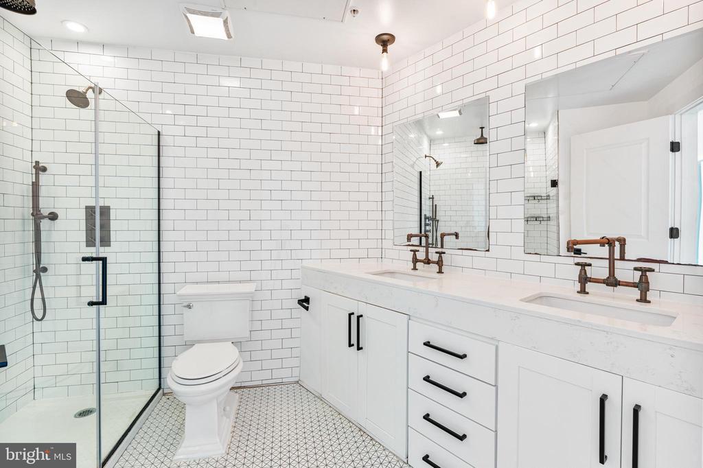 1402 H STREET NE Unit: 301