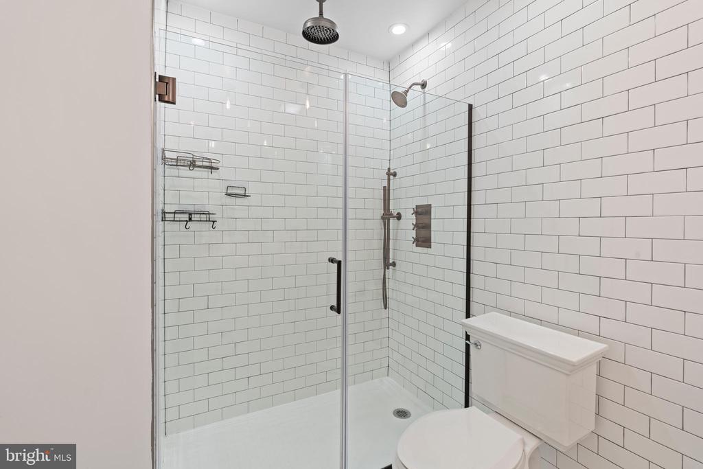 1402 H STREET NE Unit: 301