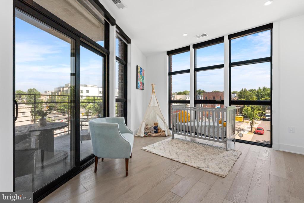 1402 H STREET NE Unit: 301