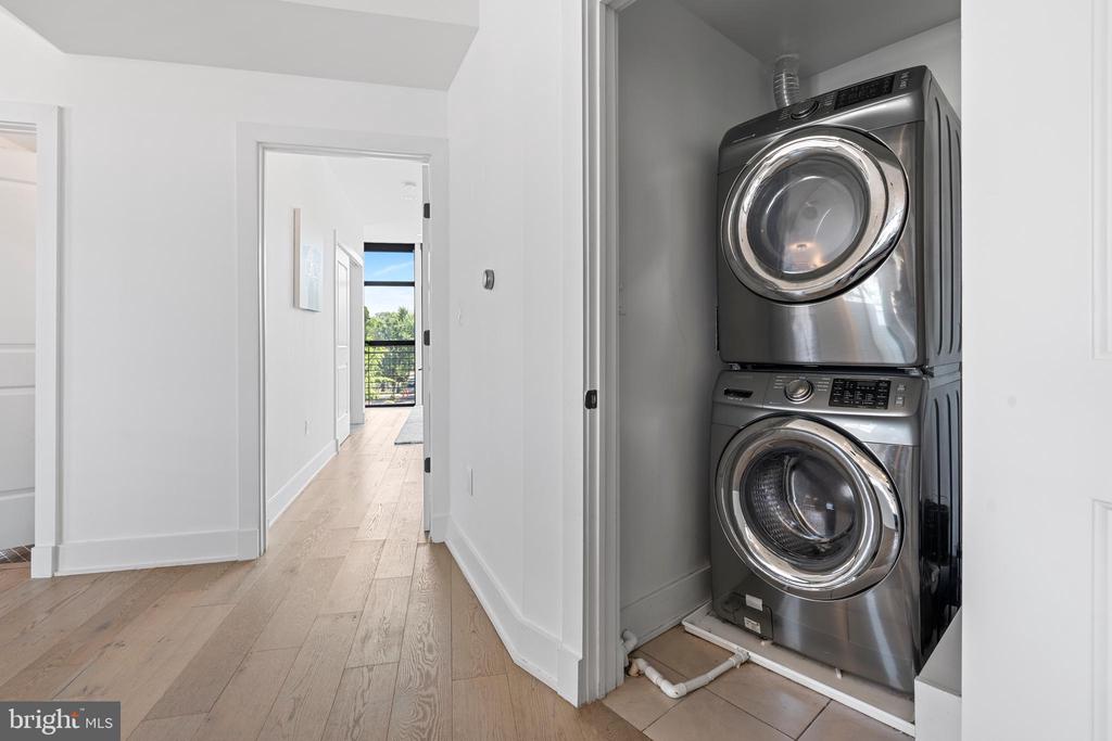 1402 H STREET NE Unit: 301
