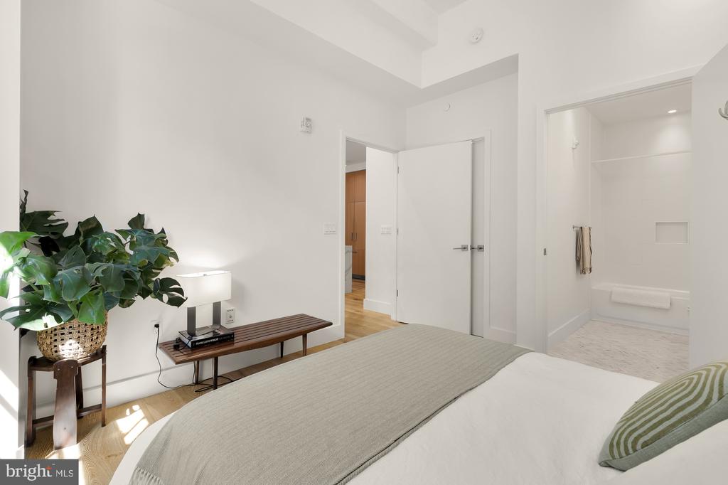 1324 E STREET SE Unit: #107