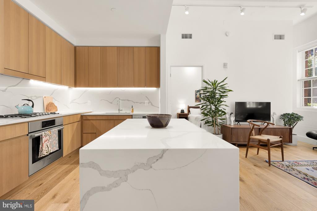 1324 E STREET SE Unit: #107