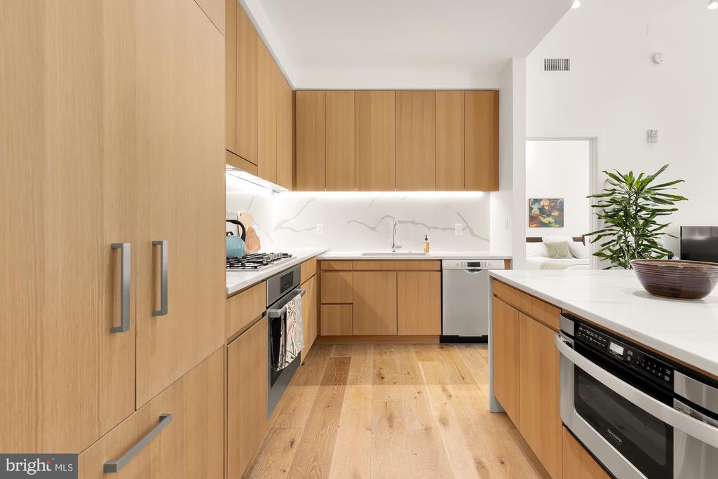 1324 E STREET SE Unit: #107