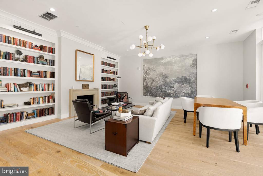 1324 E STREET SE Unit: #107