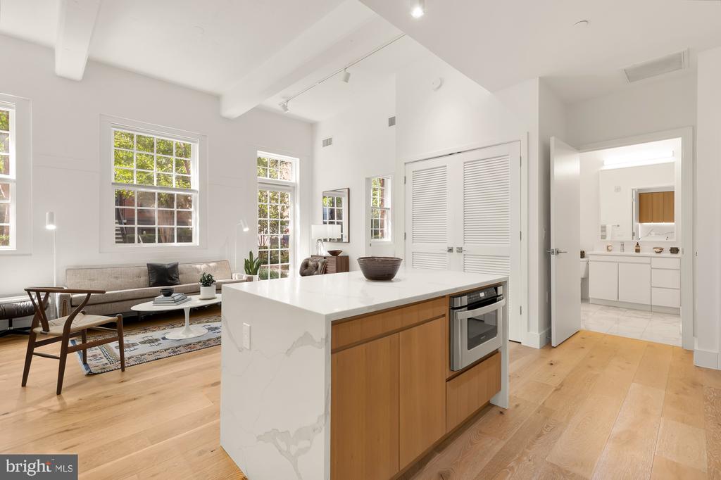 1324 E STREET SE Unit: #107