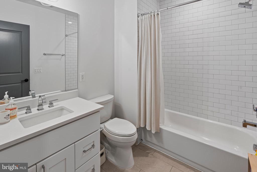 4335 HARRISON STREET NW Unit: 6