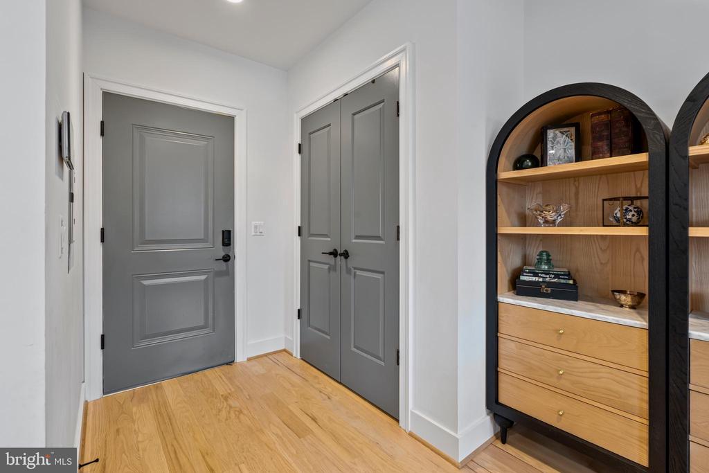 4335 HARRISON STREET NW Unit: 6