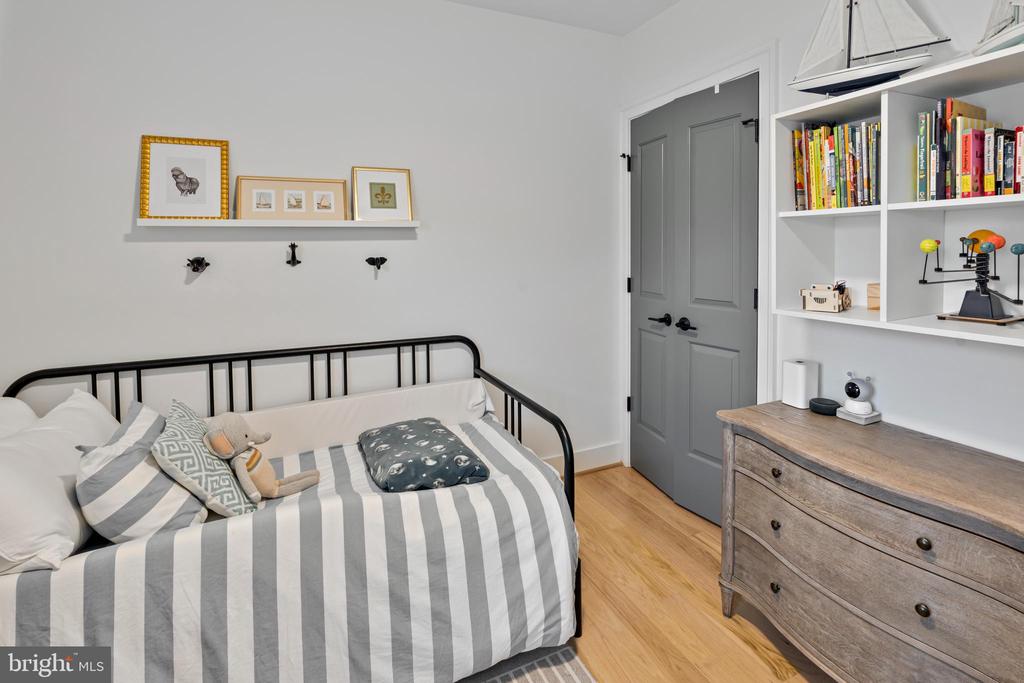 4335 HARRISON STREET NW Unit: 6