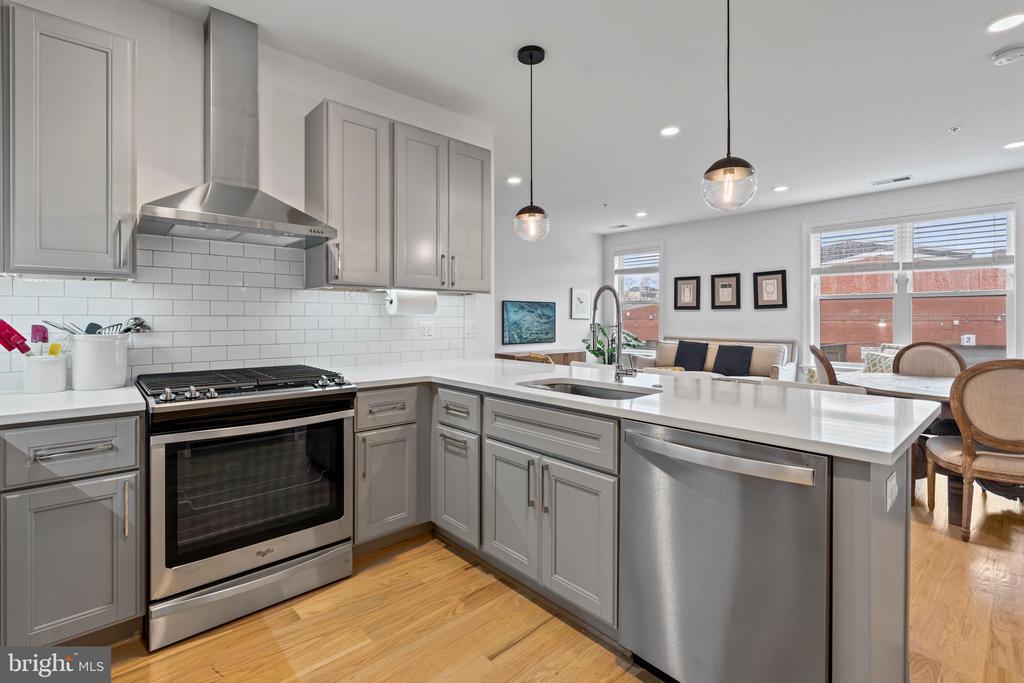 4335 HARRISON STREET NW Unit: 6