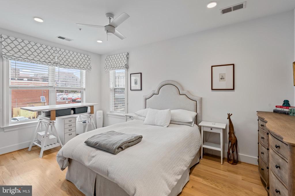 4335 HARRISON STREET NW Unit: 6