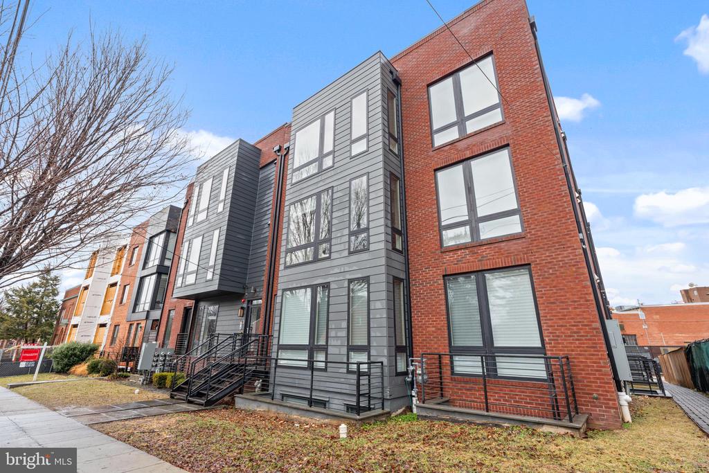 4335 HARRISON STREET NW Unit: 6
