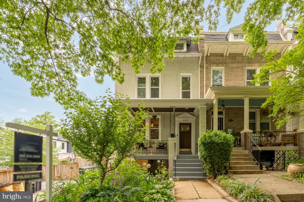 209 TAYLOR STREET NW