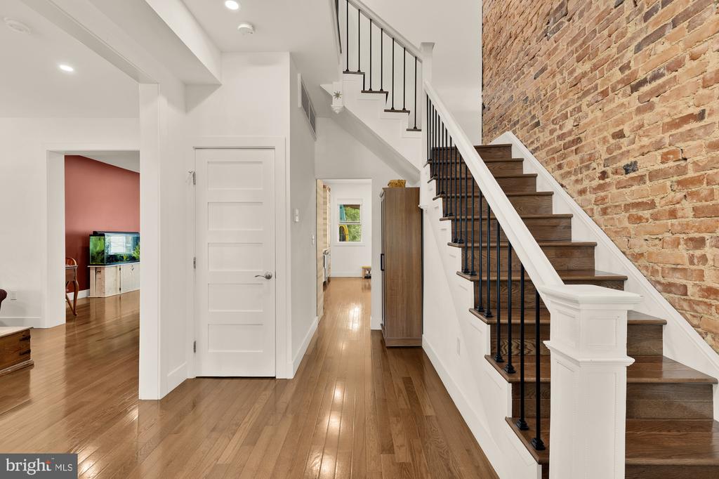 4012 7TH STREET NW