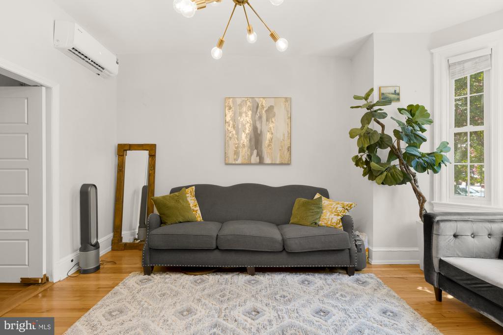 634 NORTH CAROLINA AVENUE SE Unit: 1