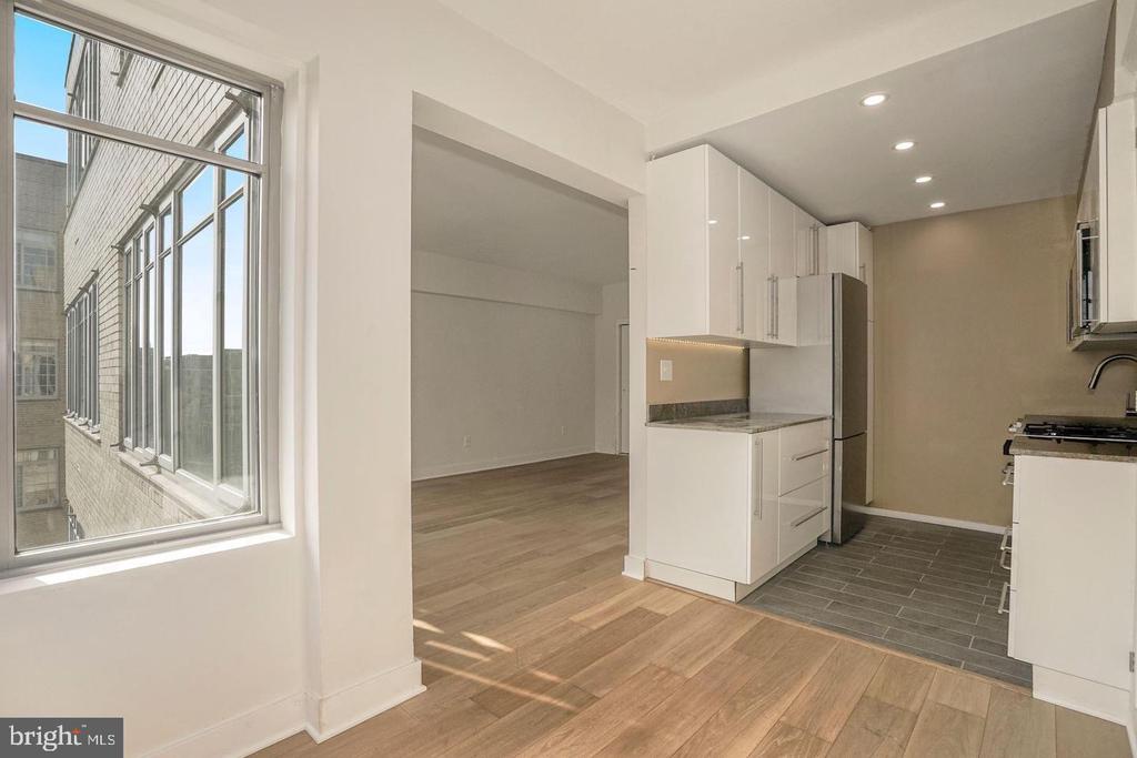 1711 MASSACHUSETTS AVENUE NW Unit: 727