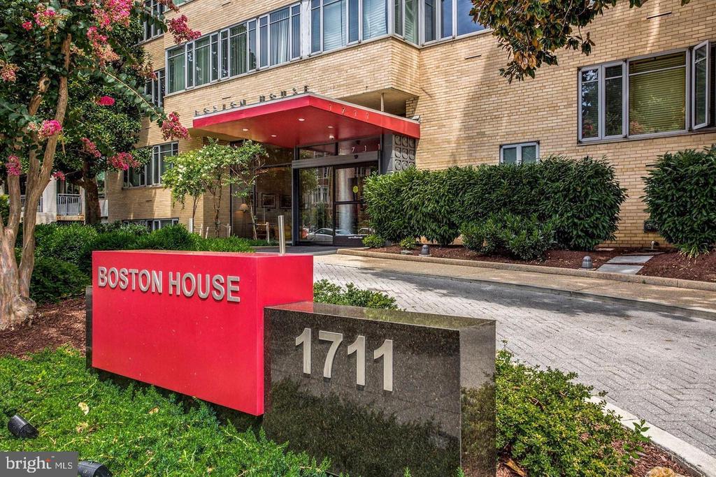 1711 MASSACHUSETTS AVENUE NW Unit: 727
