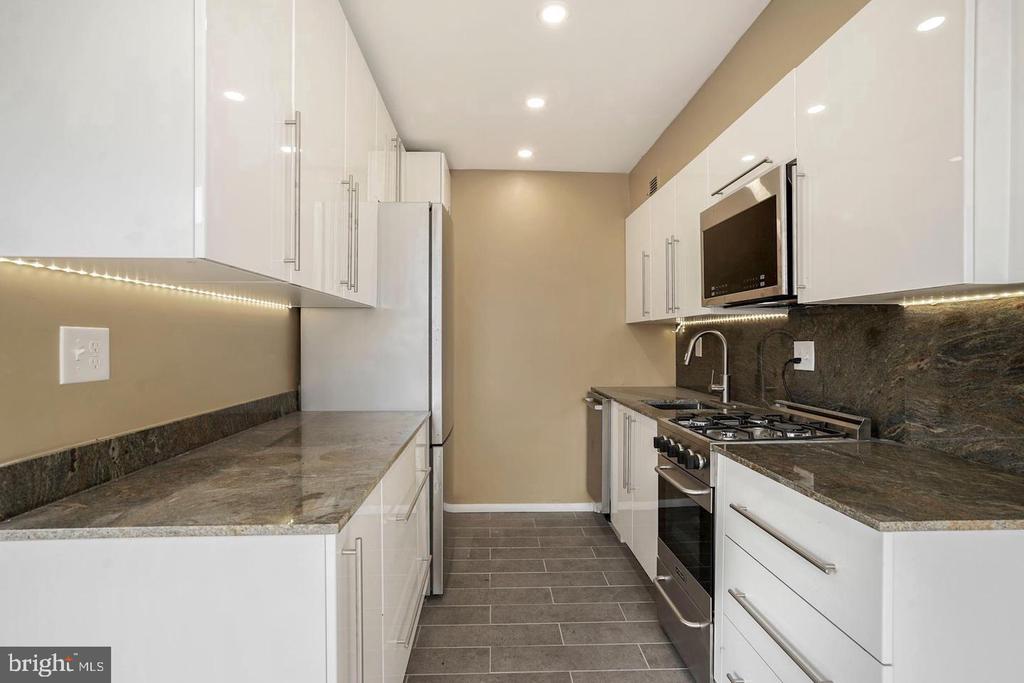 1711 MASSACHUSETTS AVENUE NW Unit: 727