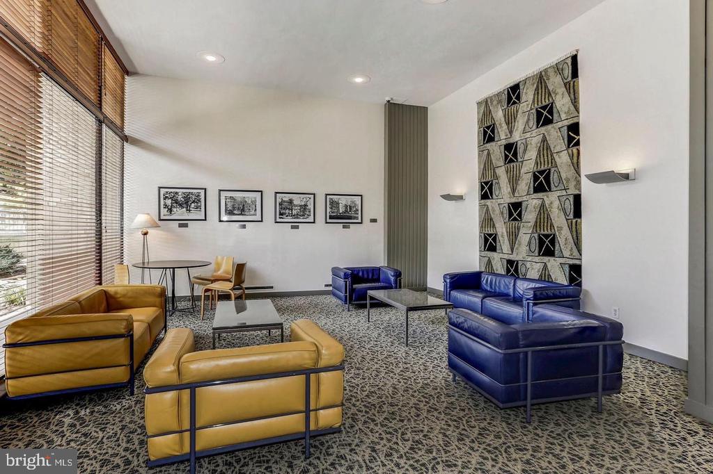 1711 MASSACHUSETTS AVENUE NW Unit: 727