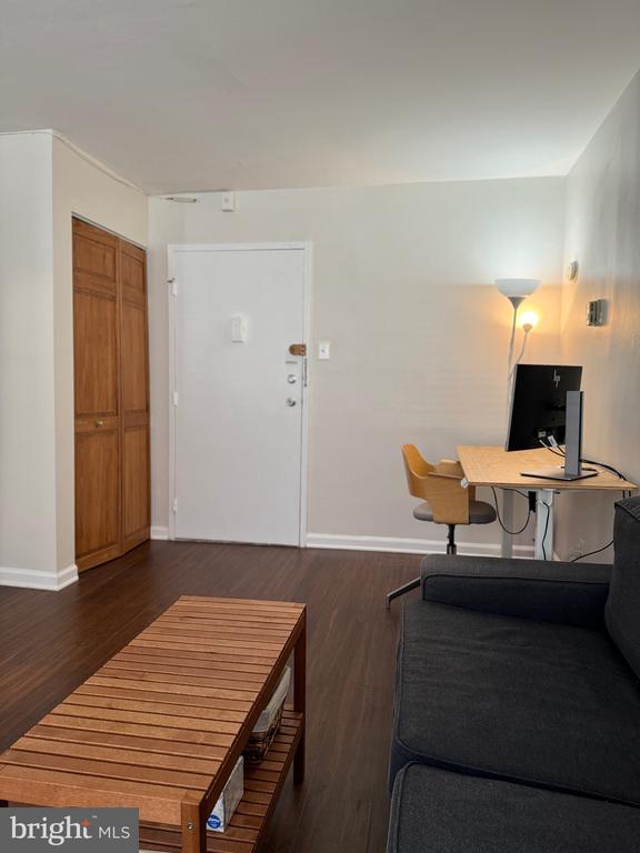 1420 N N STREET NW Unit: 211