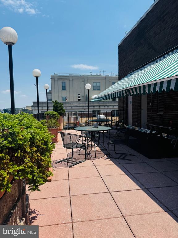 1420 N N STREET NW Unit: 211