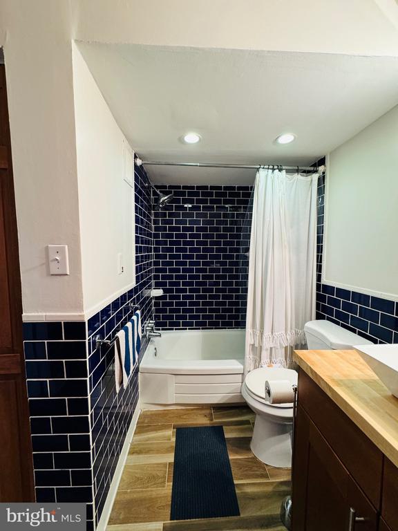 1420 N N STREET NW Unit: 211