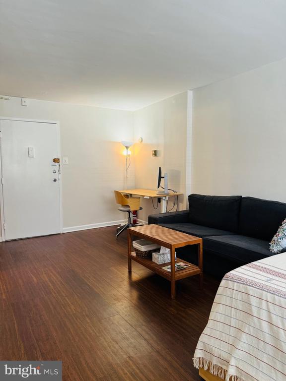 1420 N N STREET NW Unit: 211