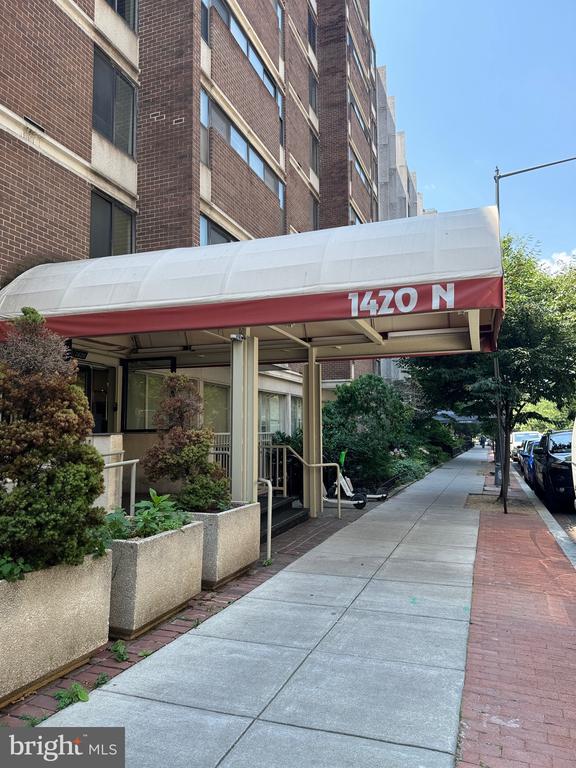 1420 N N STREET NW Unit: 211