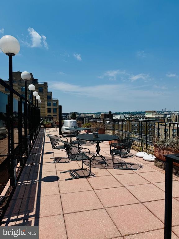 1420 N N STREET NW Unit: 211
