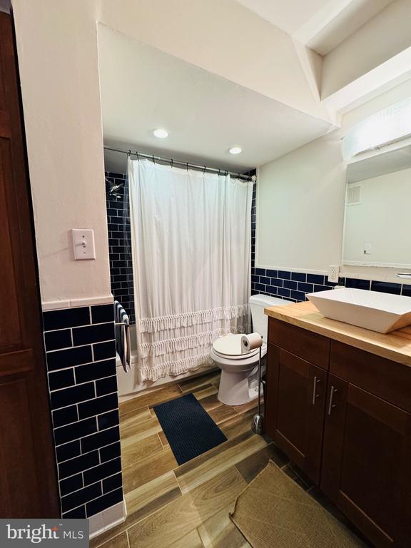 1420 N N STREET NW Unit: 211