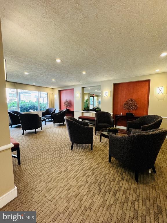1420 N N STREET NW Unit: 211