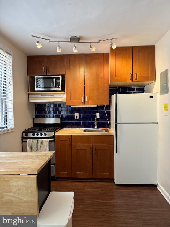 1420 N N STREET NW Unit: 211
